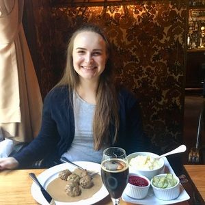 Meet your Posher, Lydia